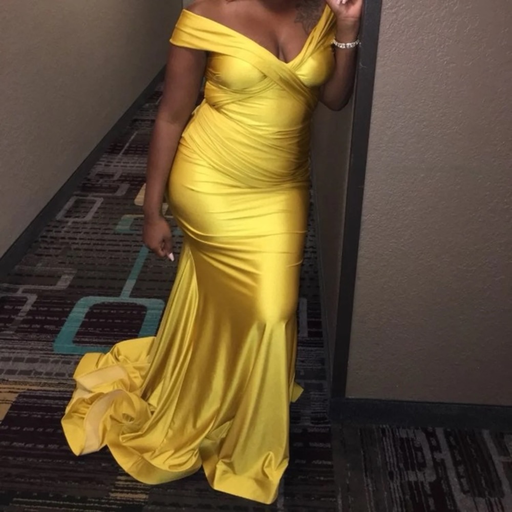 Jessica angel gown mustard yellow - Picture 3 of 4